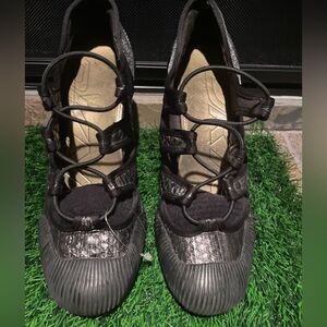 DKNY HEELS 👠 SIZE 9